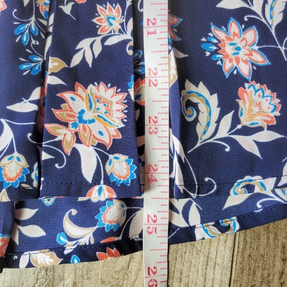 Dana Buchman Floral Short Sleeve Button Down Shirt Women's Size Medium NWOT - Picture 4 of 16